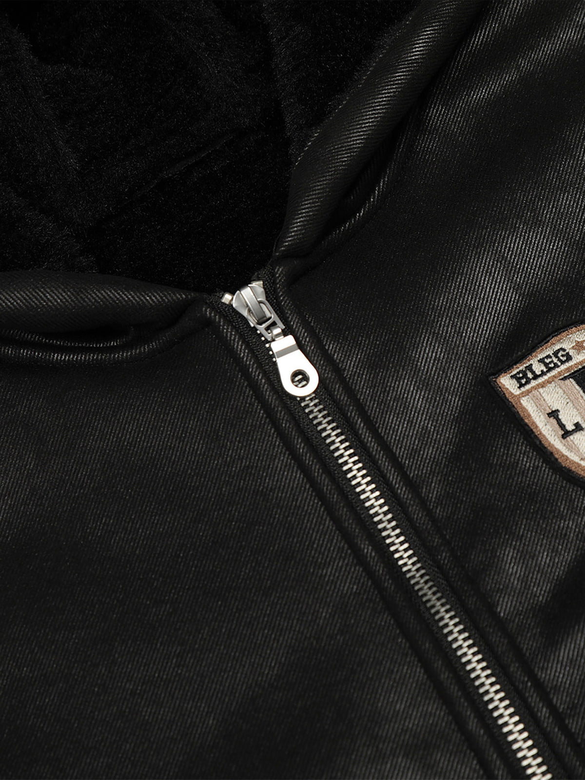 Vintage Skull-Embroidered Fleece-Lined Hooded Leather Bomber Jacket Distressed Badge