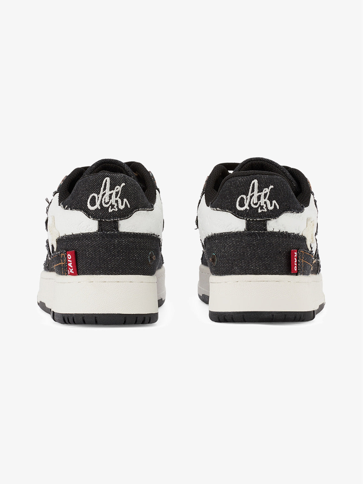 Vintage Star Canvas Skateboard Sneakers with Red Zipper Detail