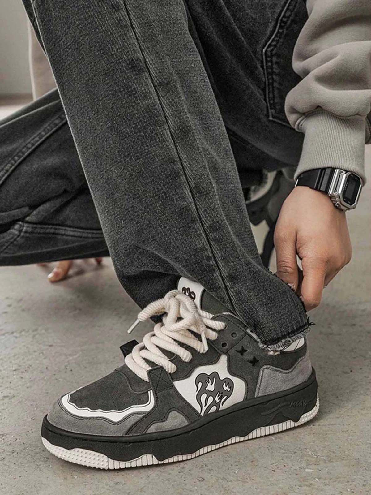 Monochrome Shadowwave Heavy-Duty Camouflage Canvas Street Sneakers with Reflective Laces