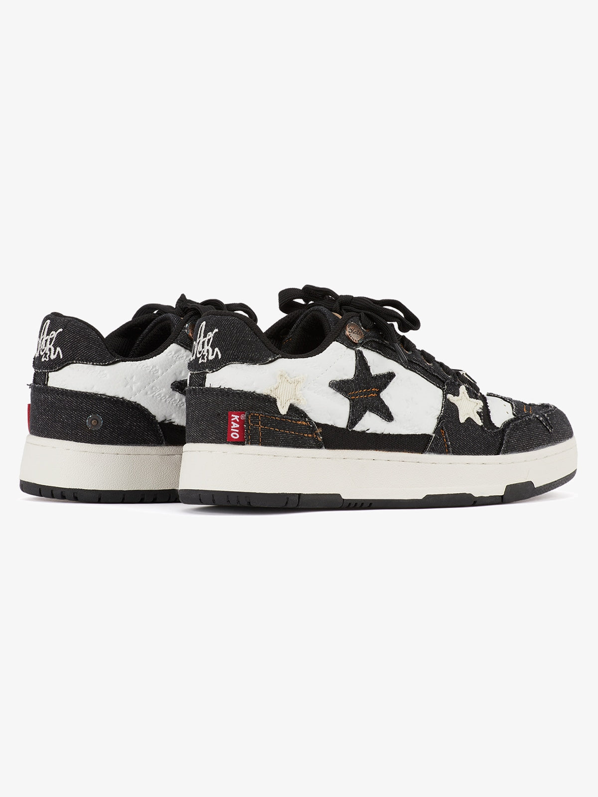 Vintage Star Canvas Skateboard Sneakers with Red Zipper Detail