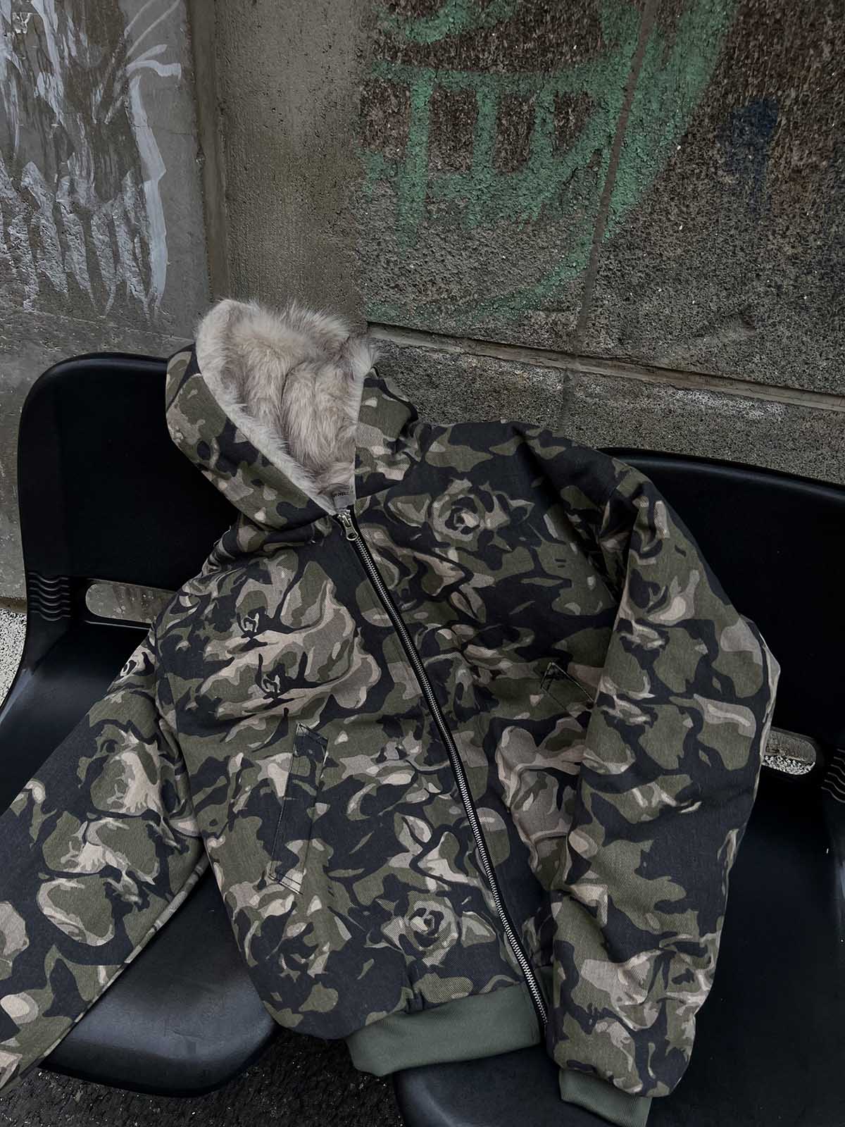 Classic Camouflage Fur-Lined Hooded Cotton Jacket with Detachable Hood