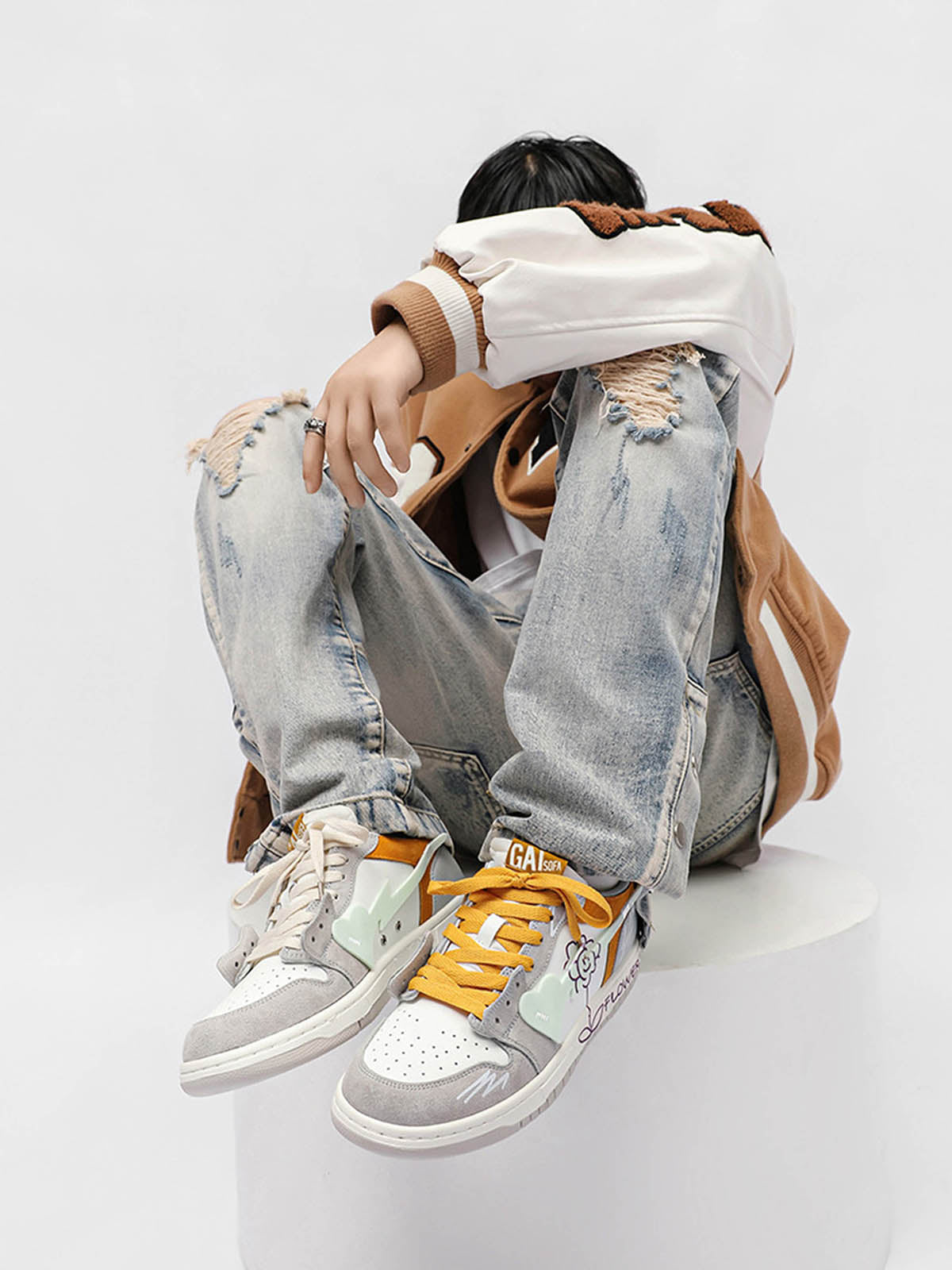 Sunflower Hip-Hop Skate Shoes: Modern Streetwear with Reflective Details and Zipper